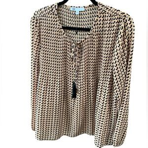 DR2 Women's Black and Cream Geometric Blouse Medium